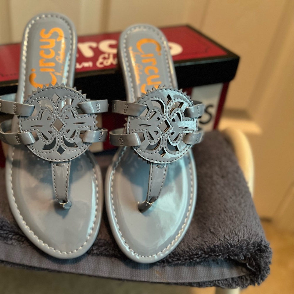 Women sandals